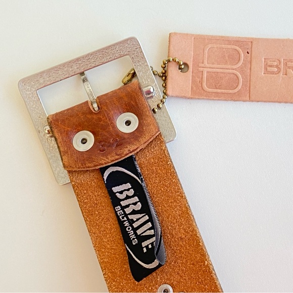 🇨🇦 BRAVE Leather - Cognac Raw Washed - Matte Silver Buckle and Rivets - Picture 10 of 15